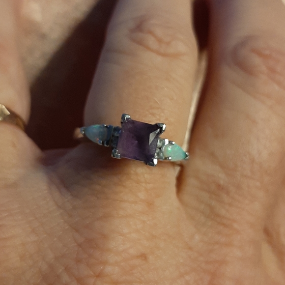 Stunning Amethyst Ring - Picture 6 of 6